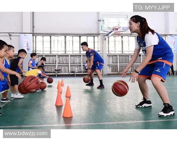 南京篮球队的比赛经验揭秘：从战术到团队合作的全方位分析