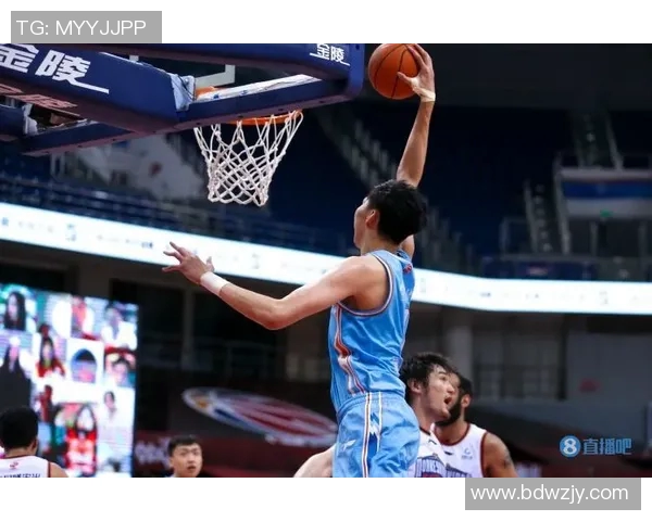 广州篮球队节奏变革引发热议球迷期待新战术带来的精彩表现 广州篮球队节奏变革引发热议球迷期待新战术带来的精彩表现