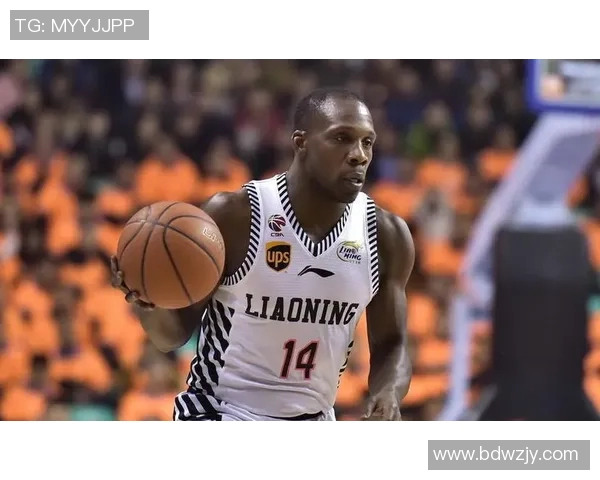 哈德森的传奇旅程：从篮球场到人生舞台的精彩转折与启示