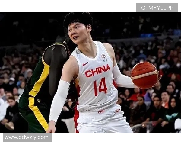 迪亚比在对阵利物浦的精彩表现引发球迷热议与期待