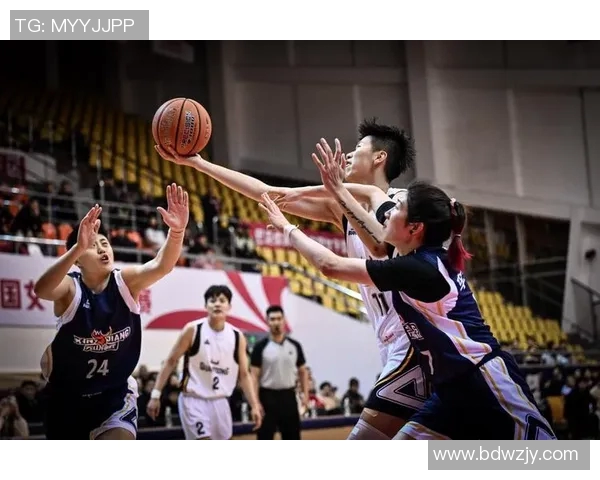 2016年CBA季后赛上海队与新疆队激战回顾与精彩瞬间分析 2016年CBA季后赛上海队与新疆队激战回顾与精彩瞬间分析