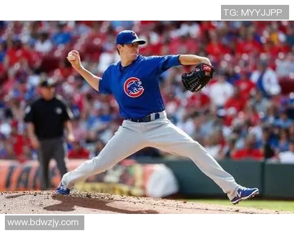 光芒与太空人激战正酣MLB季后赛精彩对决引发球迷热议 光芒与太空人激战正酣MLB季后赛精彩对决引发球迷热议