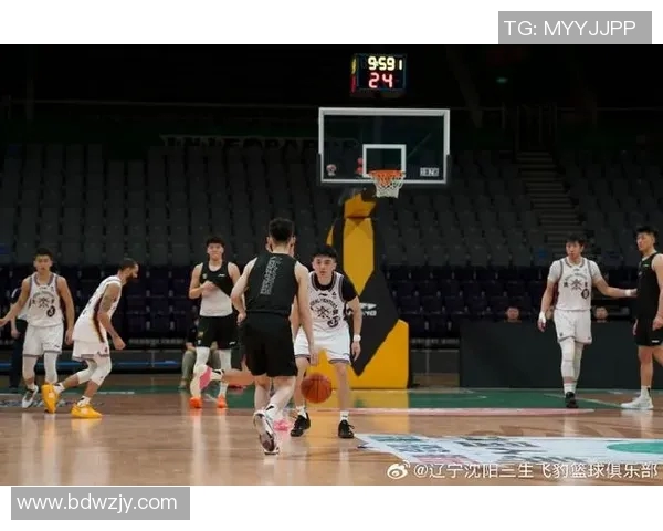 辽宁队与北控队季前热身赛精彩对决展现新赛季备战状态